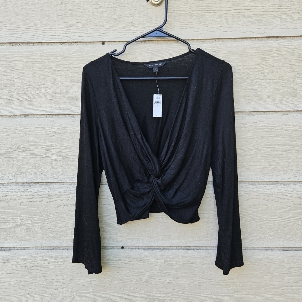 NWT Banana Republic Silkyluxe center-twist top black small